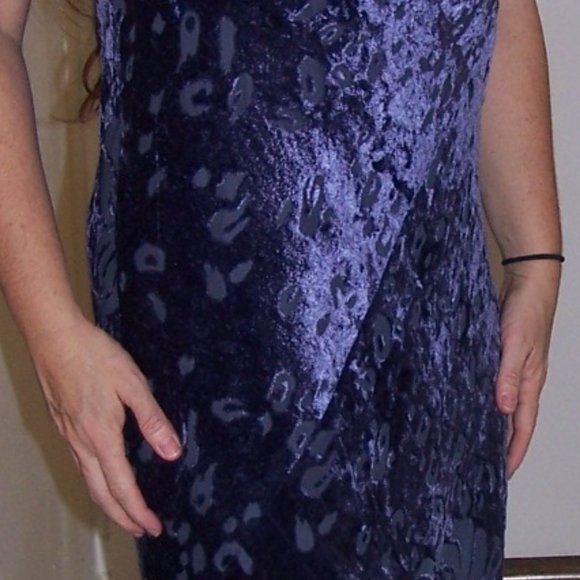 Carole Little Plum gown / laser-cut Made in USA - Picture 4 of 6